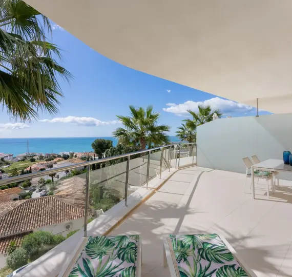 Продажа апартаментов на среднем этаже в Higueron