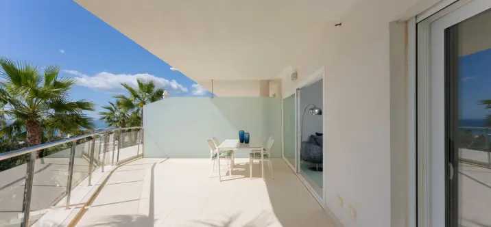 Продажа апартаментов на среднем этаже в Higueron 4