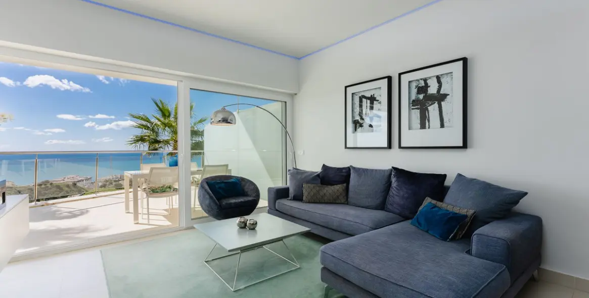 Продажа апартаментов на среднем этаже в Higueron 8