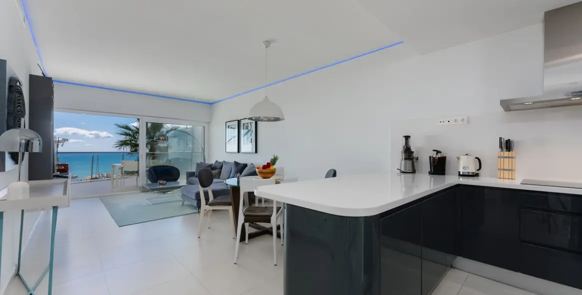 Продажа апартаментов на среднем этаже в Higueron 11