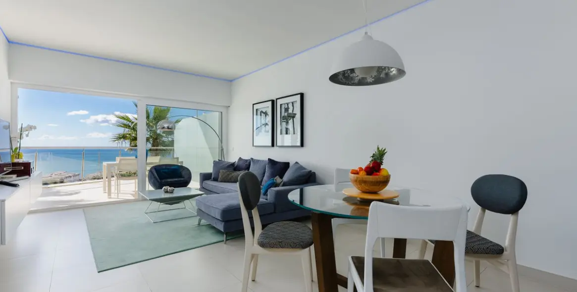 Продажа апартаментов на среднем этаже в Higueron 12