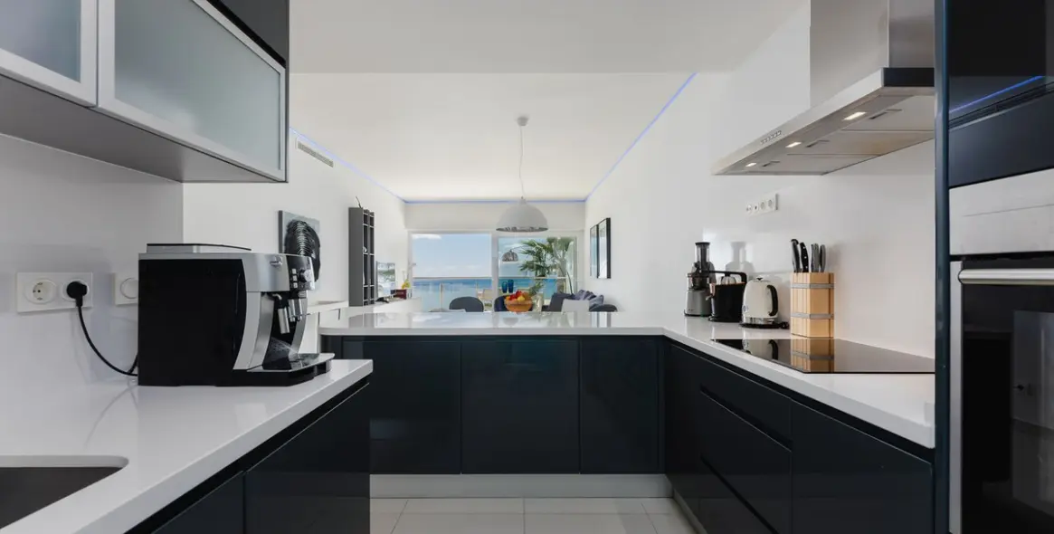 Продажа апартаментов на среднем этаже в Higueron 13