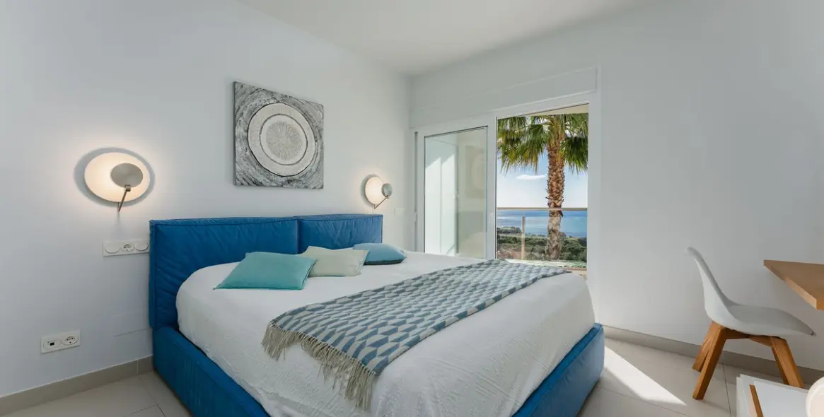 Продажа апартаментов на среднем этаже в Higueron 16