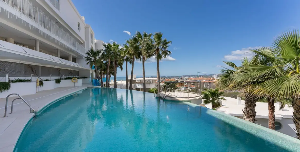 Продажа апартаментов на среднем этаже в Higueron 29