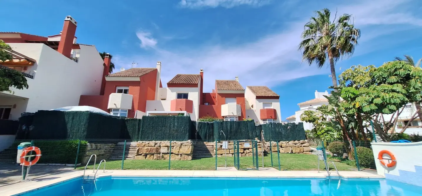 Продажа таунхауса в Estepona 1