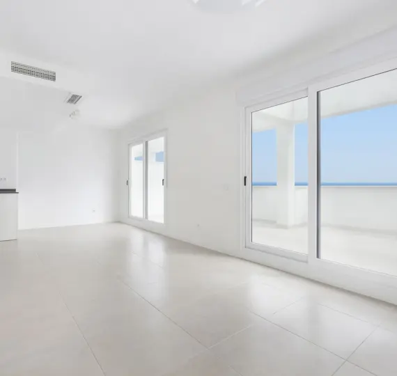 Sale of penthouse in Estepona