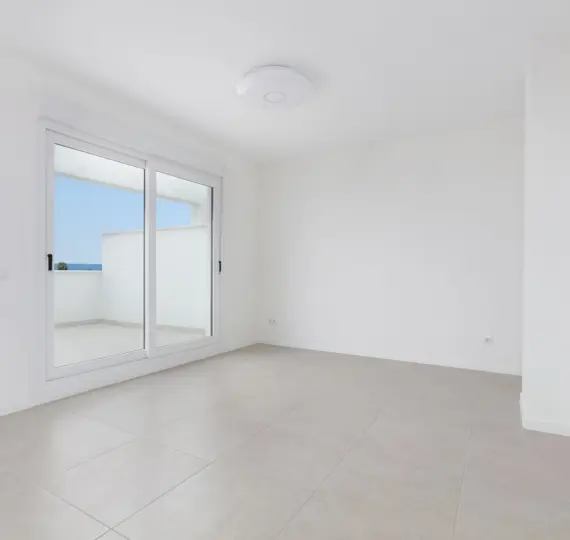 Sale of penthouse in Estepona