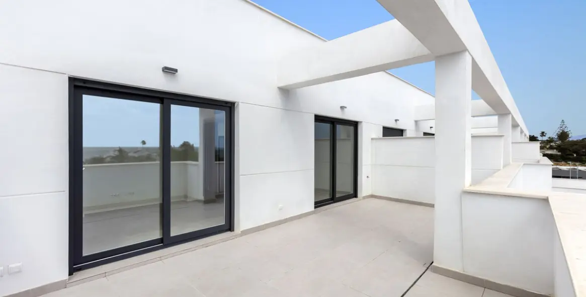 Sale of penthouse in Estepona 6