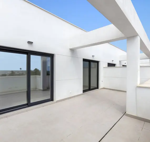 Sale of penthouse in Estepona