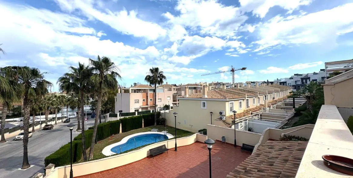 Продажа таунхауса в Torremolinos 28