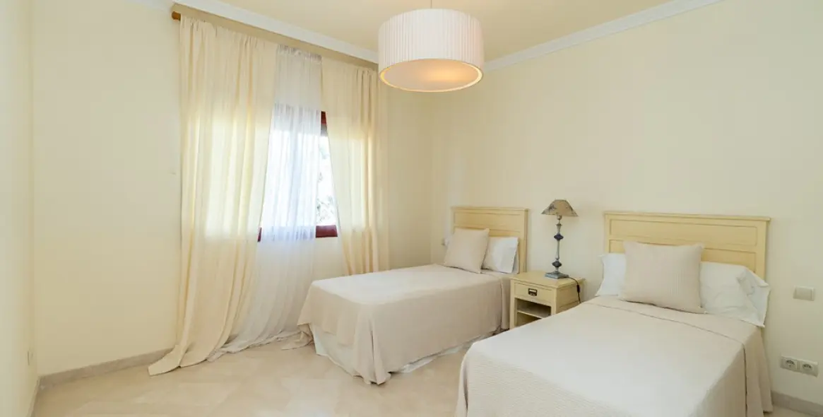 Sale of penthouse in Marbella 10