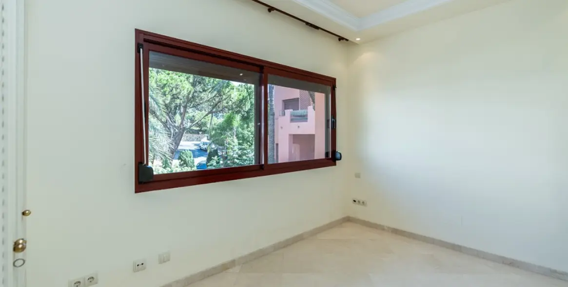 Sale of penthouse in Marbella 13