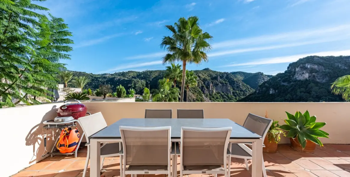 Продажа дома на две семьи в Benahavís 5