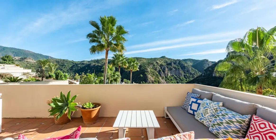 Продажа дома на две семьи в Benahavís 6