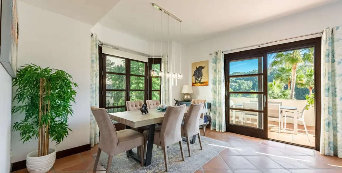 Продажа дома на две семьи в Benahavís 8