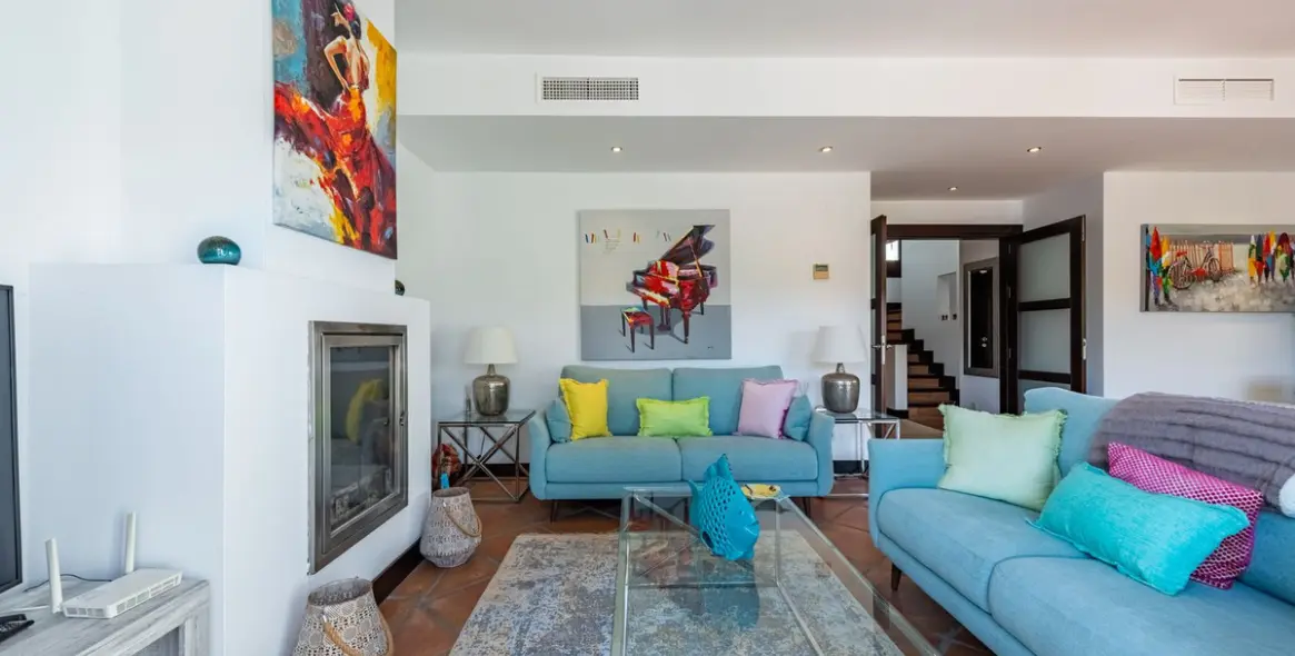 Продажа дома на две семьи в Benahavís 10