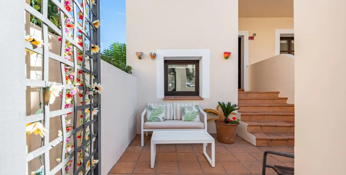 Продажа дома на две семьи в Benahavís 12