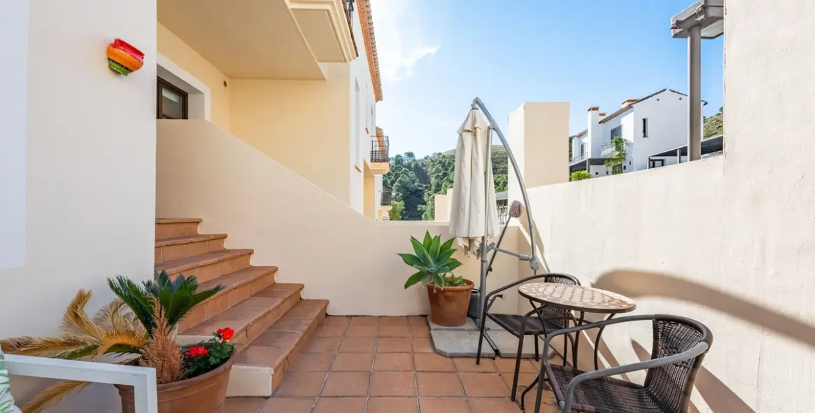 Продажа дома на две семьи в Benahavís 13