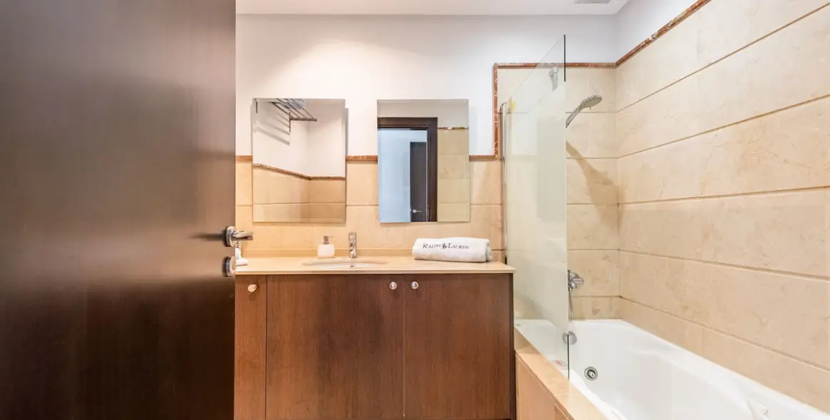 Продажа дома на две семьи в Benahavís 16