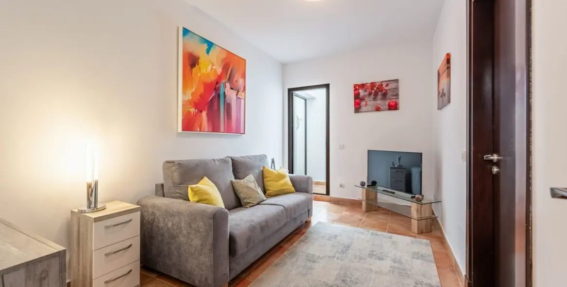 Продажа дома на две семьи в Benahavís 21