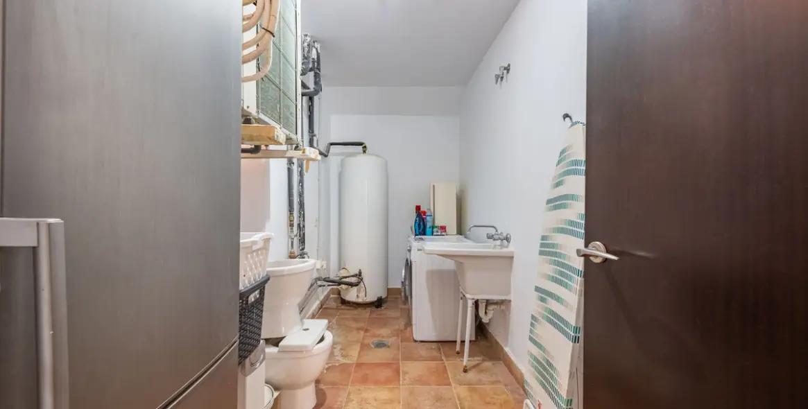 Продажа дома на две семьи в Benahavís 23