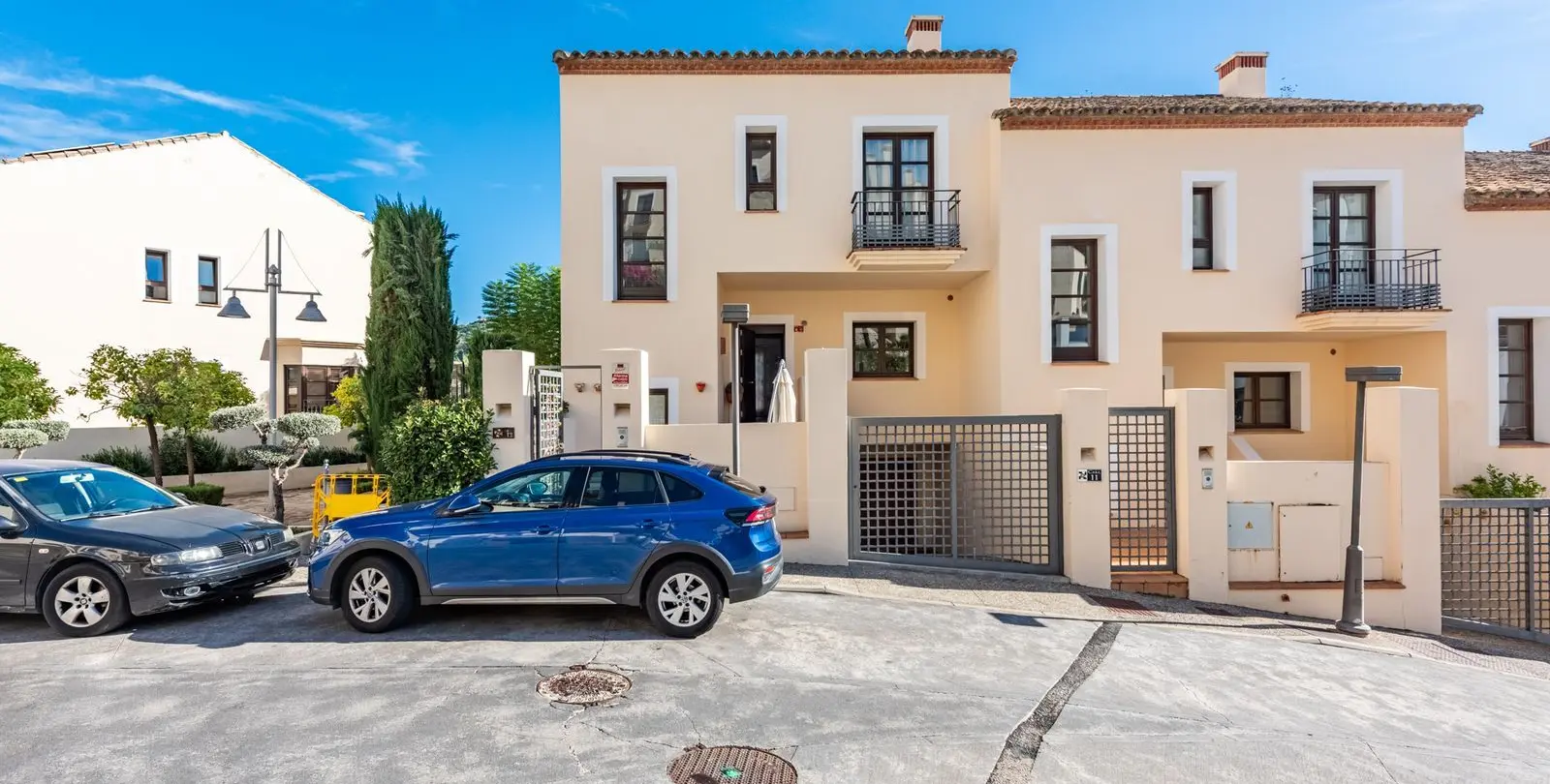 Sale of semi-detached house in Benahavís 26