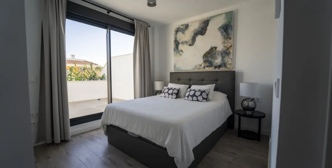 Sale of detached villa in Cancelada 9