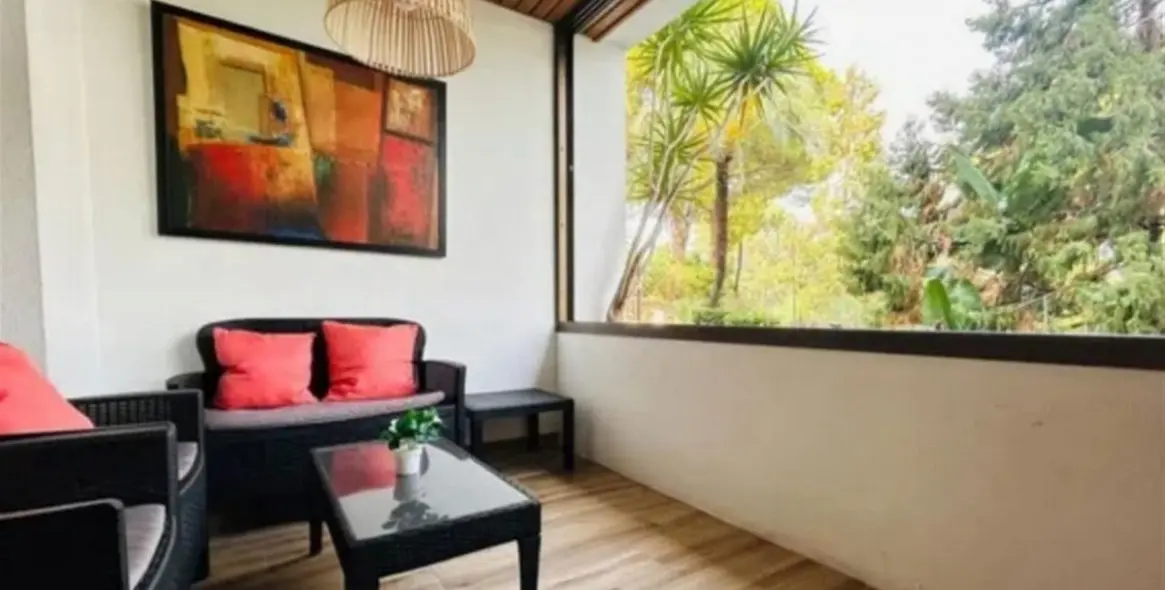 Sale of middle floor apartment in Nueva Andalucía 3