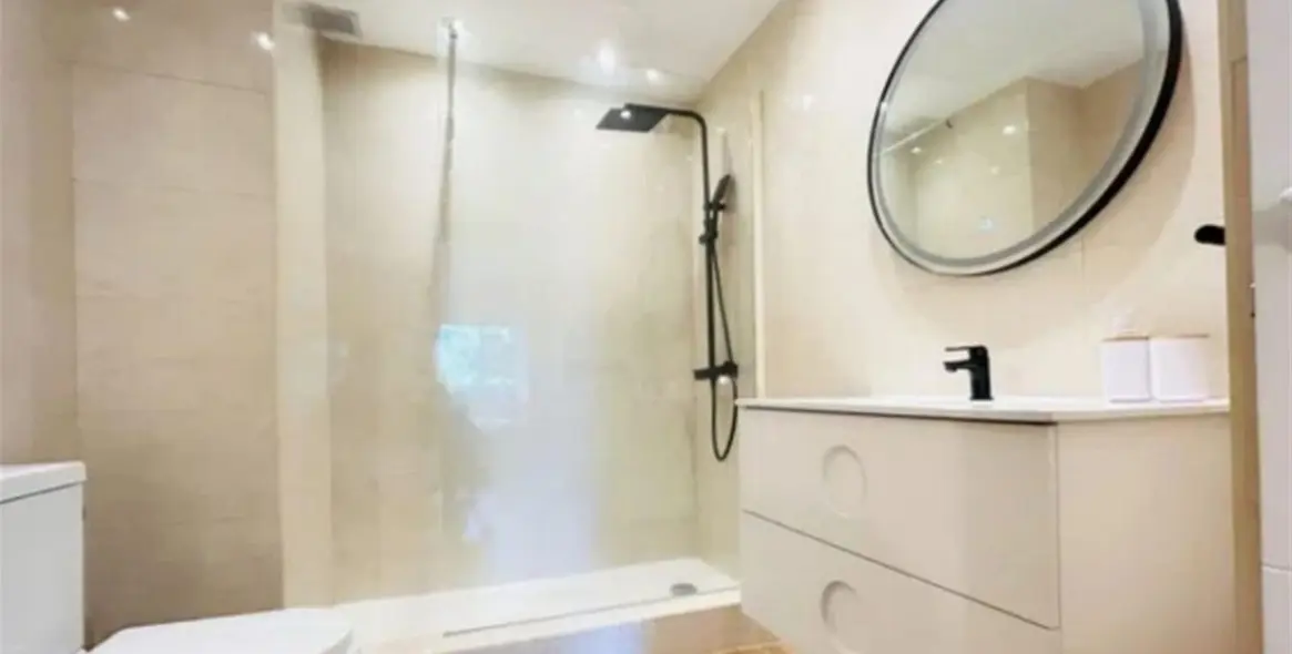 Sale of middle floor apartment in Nueva Andalucía 13