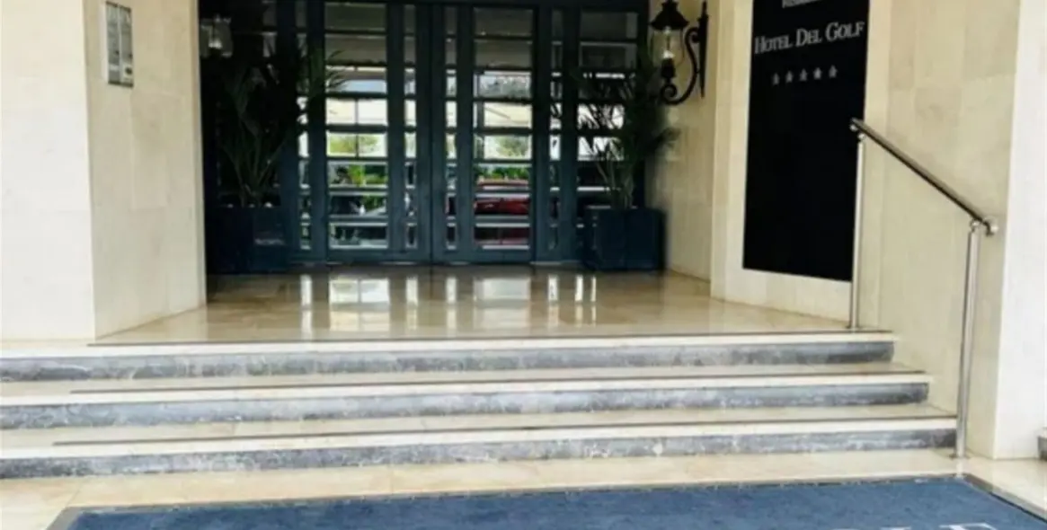 Sale of middle floor apartment in Nueva Andalucía 14