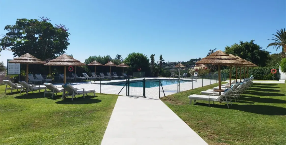 Sale of middle floor apartment in Nueva Andalucía 20