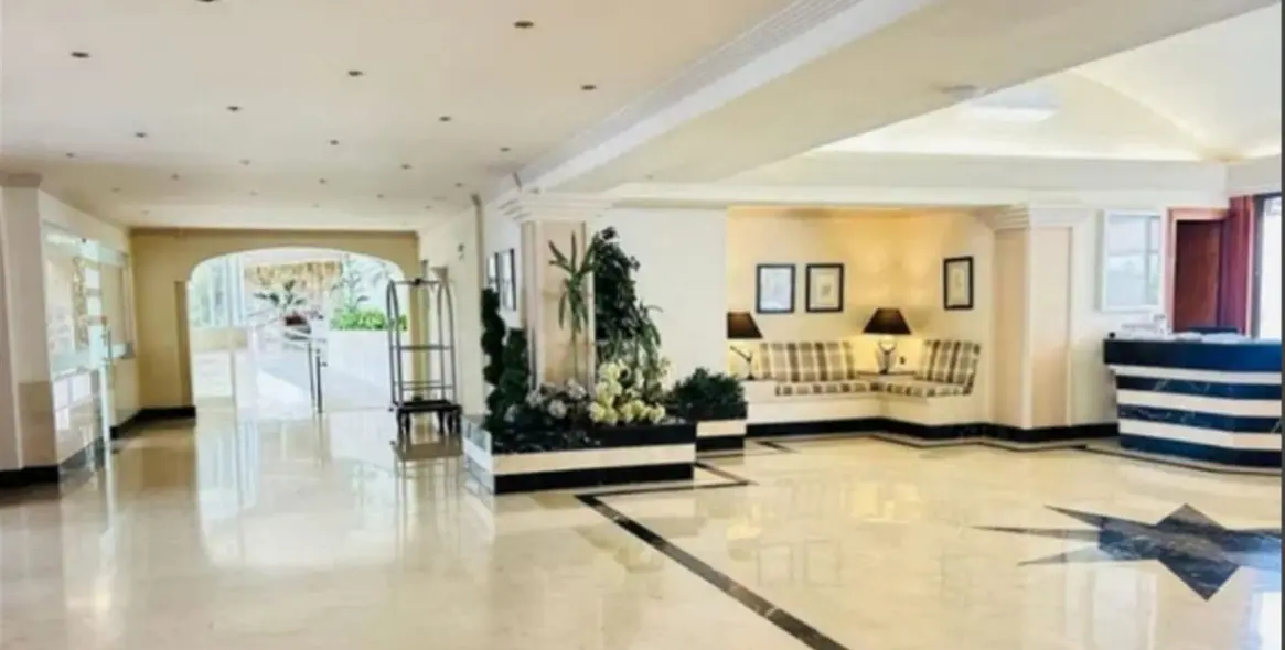 Sale of middle floor apartment in Nueva Andalucía 17