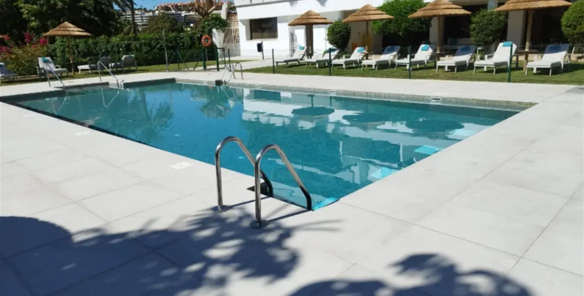 Sale of middle floor apartment in Nueva Andalucía 21