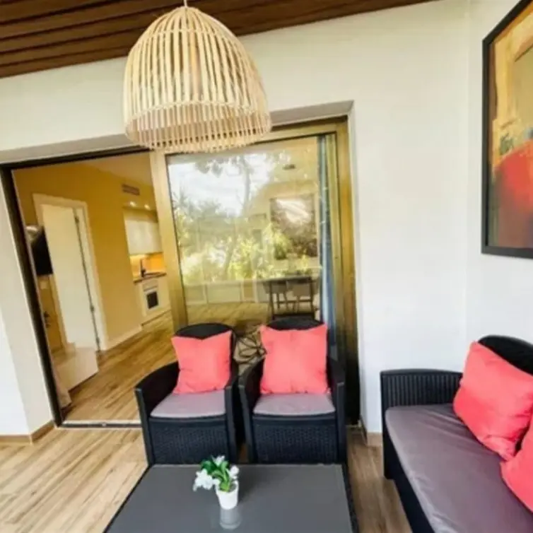 Sale of middle floor apartment in Nueva Andalucía