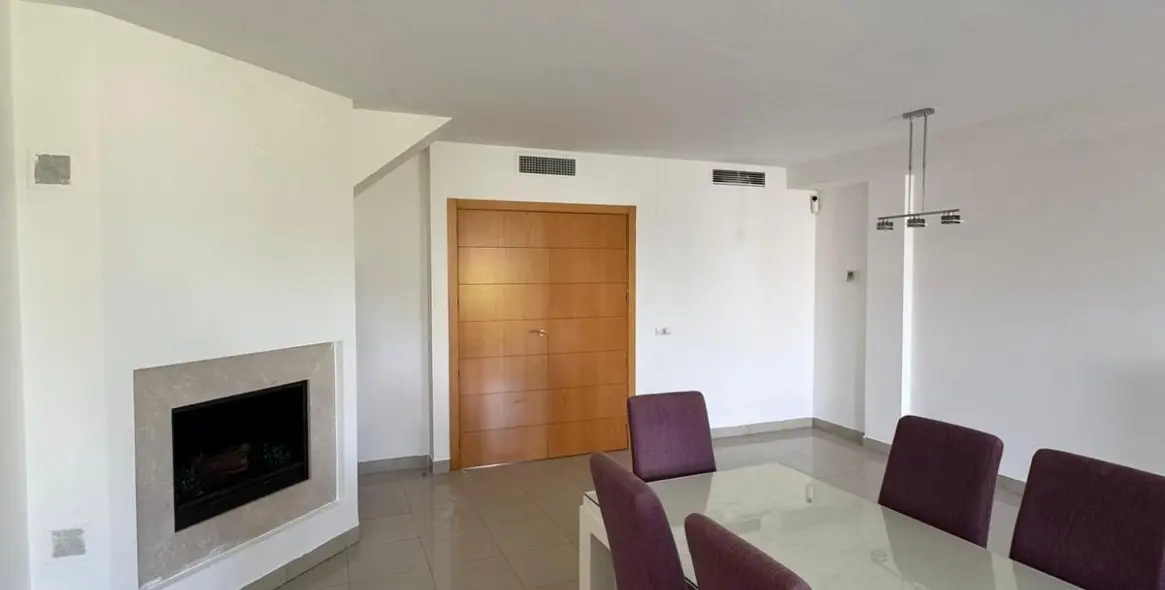 Venta de adosado en El Paraiso 13