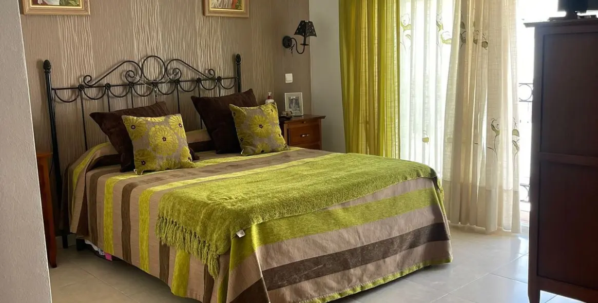 Sale of townhouse in Estepona 35