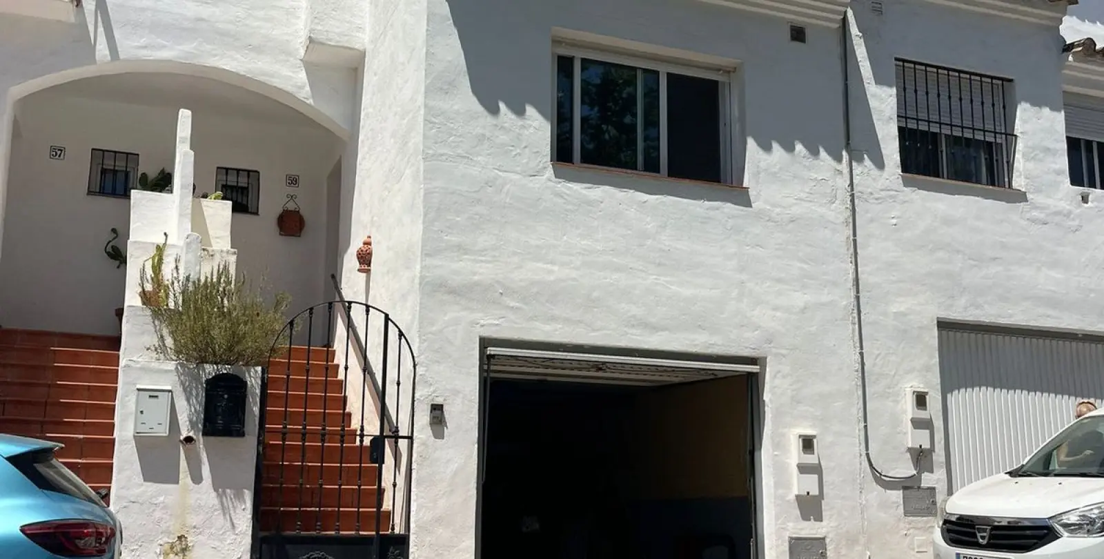 Sale of townhouse in Estepona 2