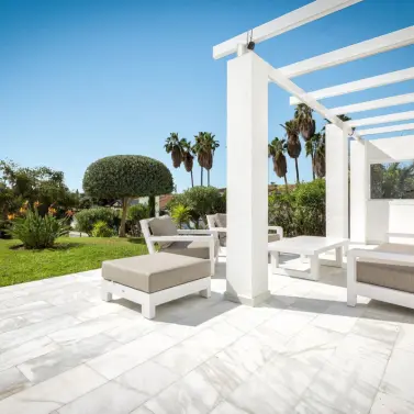 Venta de apartamento en planta baja en Nueva Andalucía