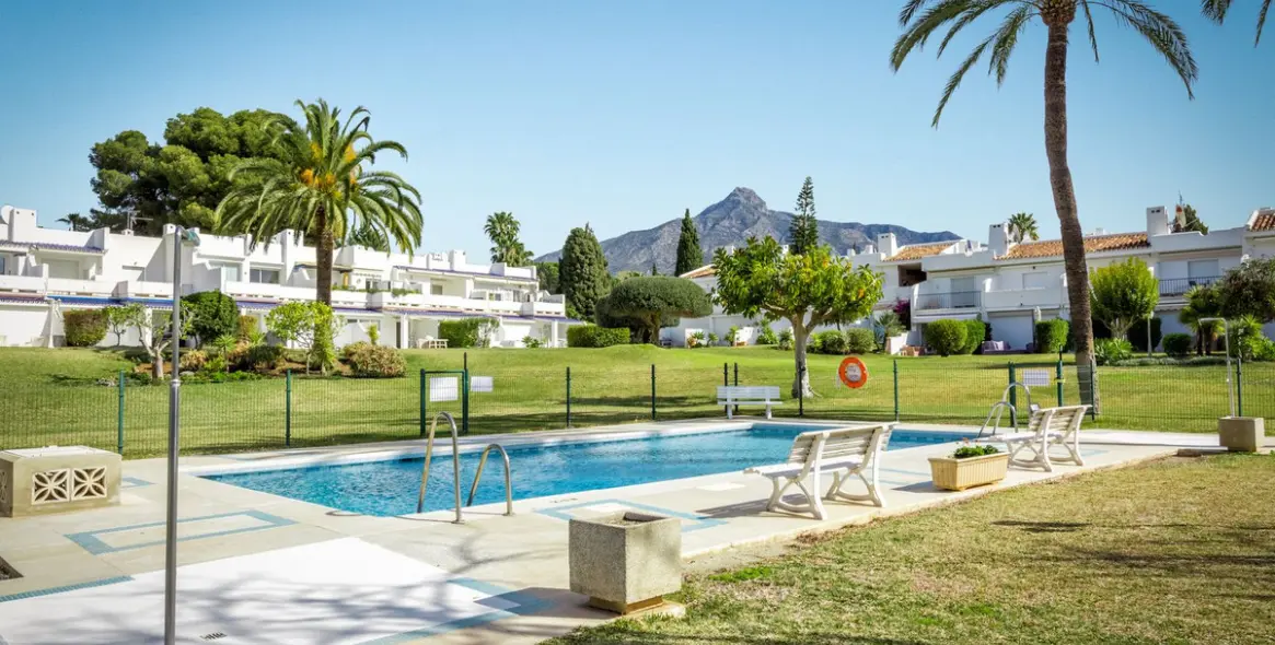 Sale of ground floor apartment in Nueva Andalucía 3