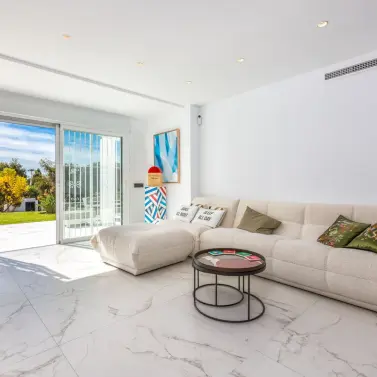 Venta de apartamento en planta baja en Nueva Andalucía