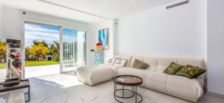 Venta de apartamento en planta baja en Nueva Andalucía 3