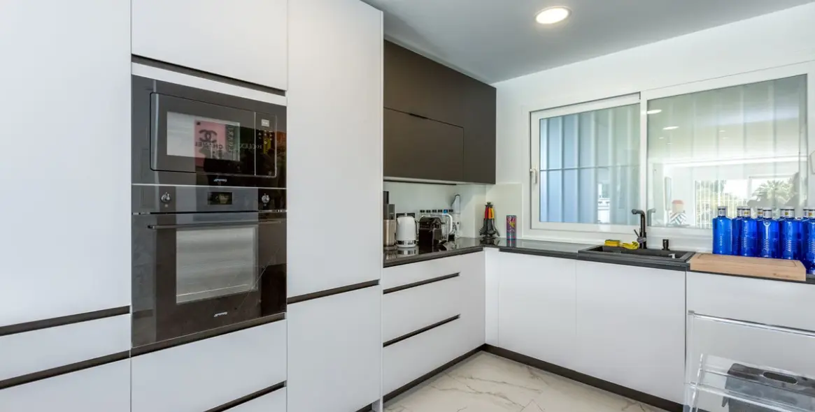 Sale of ground floor apartment in Nueva Andalucía 5