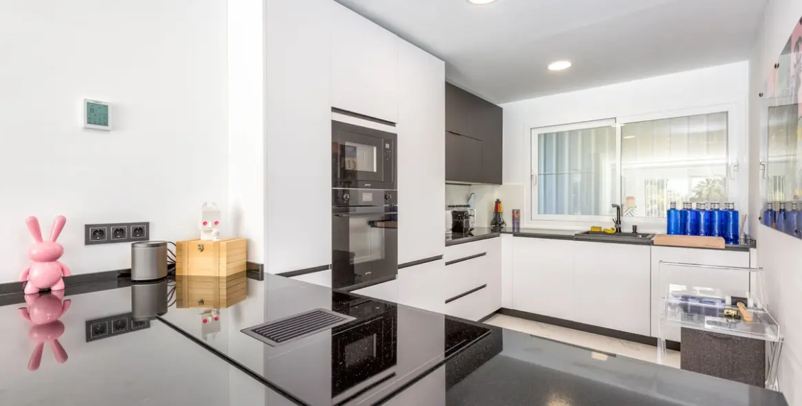 Sale of ground floor apartment in Nueva Andalucía 6