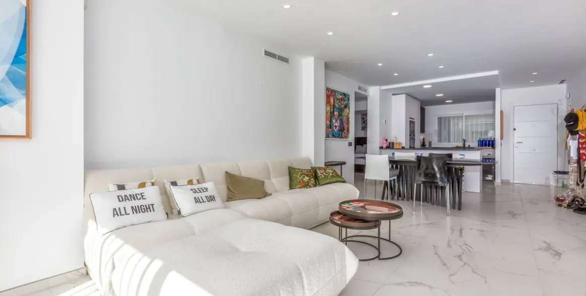 Sale of ground floor apartment in Nueva Andalucía 14