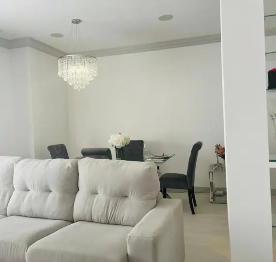 Sale of middle floor apartment in Estepona