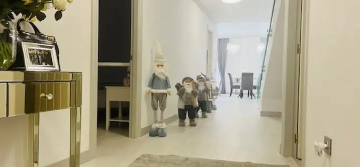 Sale of middle floor apartment in Estepona 4