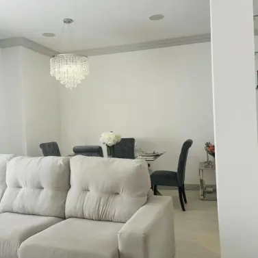 Sale of middle floor apartment in Estepona