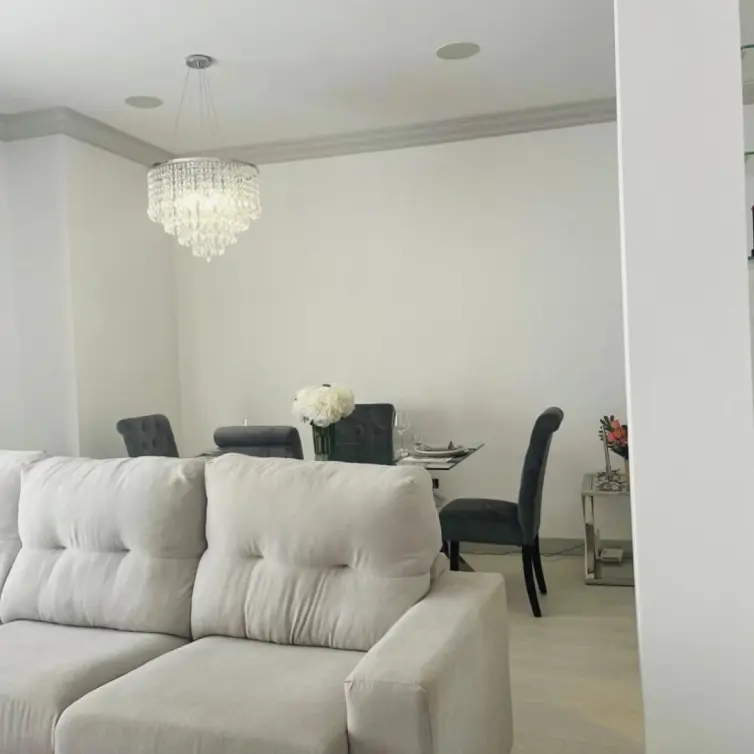 Sale of middle floor apartment in Estepona