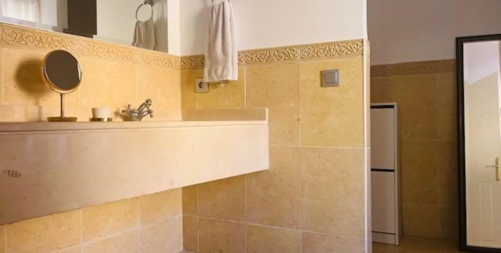 Продажа апартаментов на среднем этаже в Estepona 12