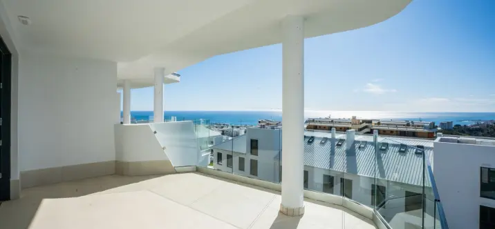 Продажа апартаментов на среднем этаже в Fuengirola 0